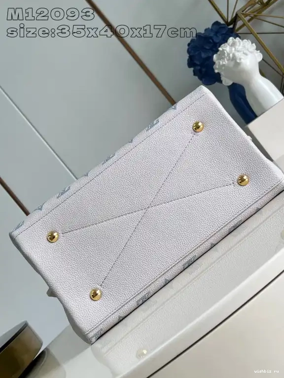 WIS VUITTON LOUIS CARMEL 0610